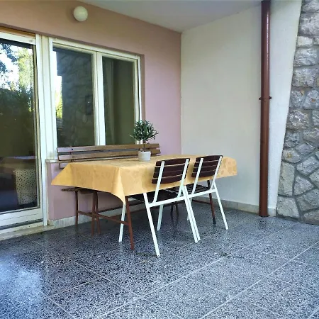 Lucija Apartment *