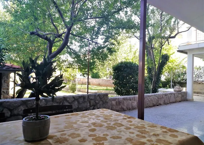 Apartman Lucija *